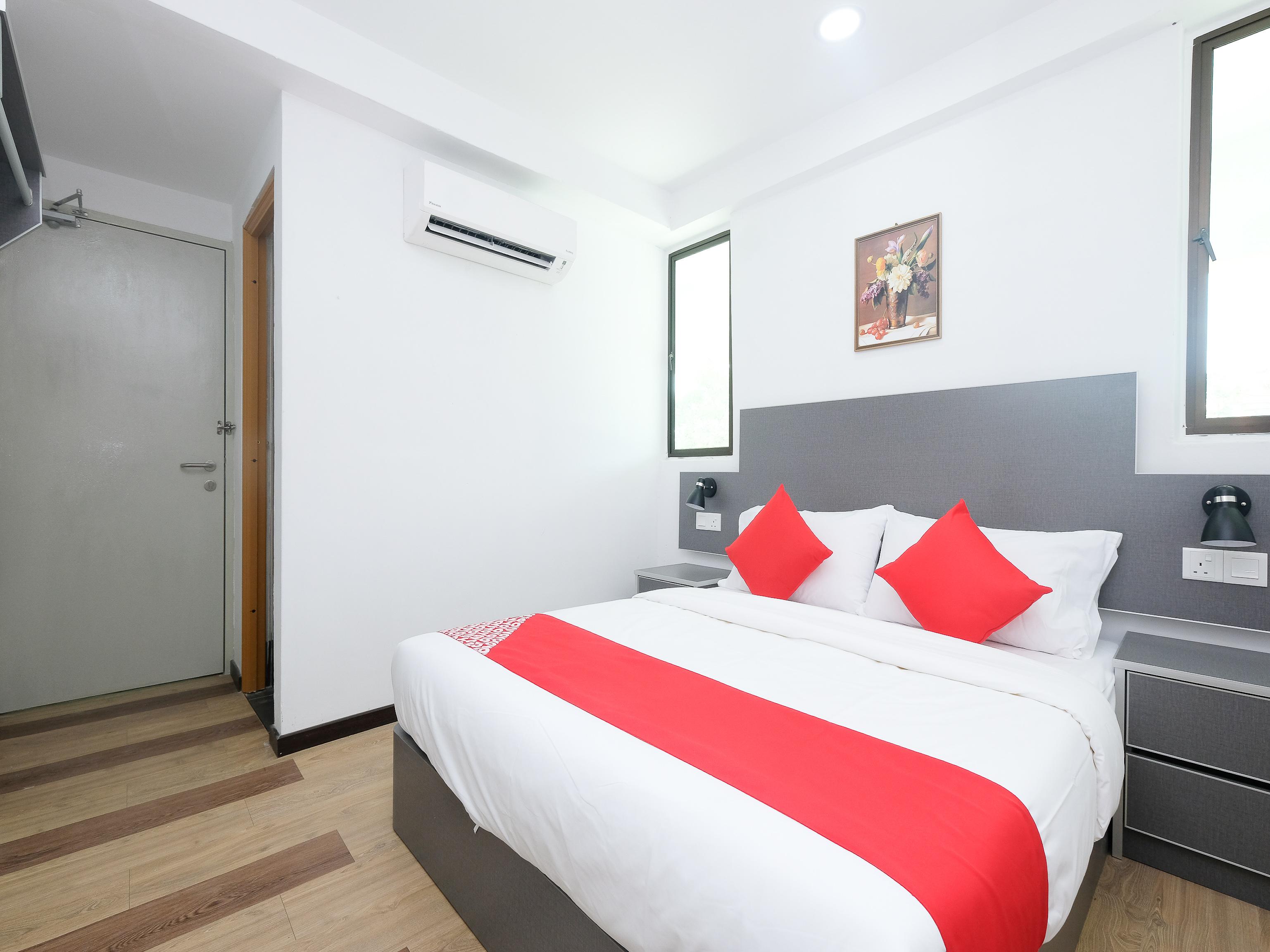 โอโย 44043 เฟิสต์ การ์เดน โฮเต็ล Hotel กวนตัน ภายนอก รูปภาพ