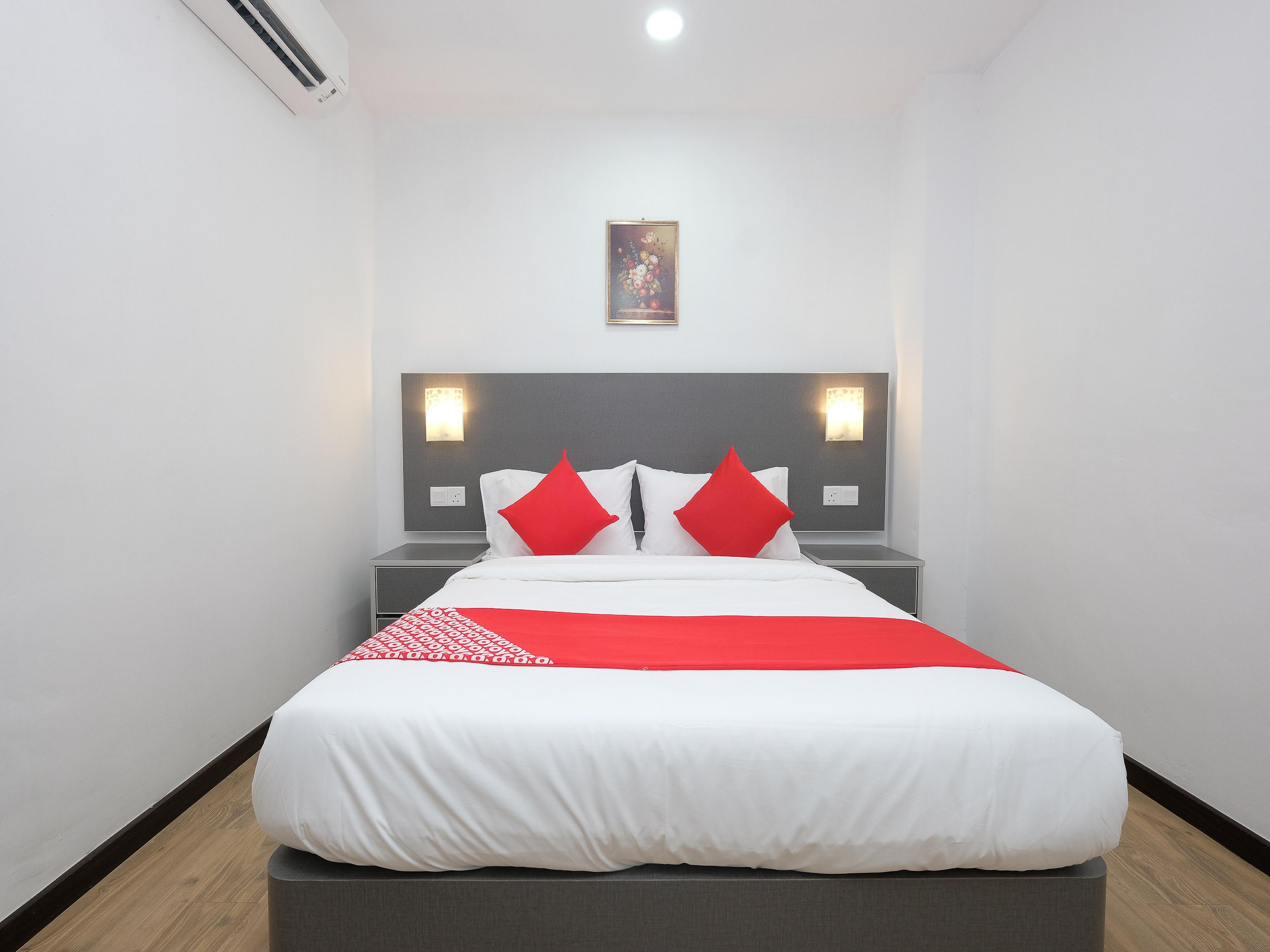 โอโย 44043 เฟิสต์ การ์เดน โฮเต็ล Hotel กวนตัน ภายนอก รูปภาพ